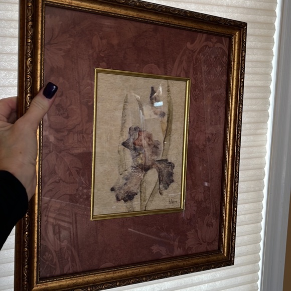 Home Decor Gold Ornate Frame 16 x 14 Center Pic 8x6 Of A Lily Hung Vertical - Picture 9 of 11